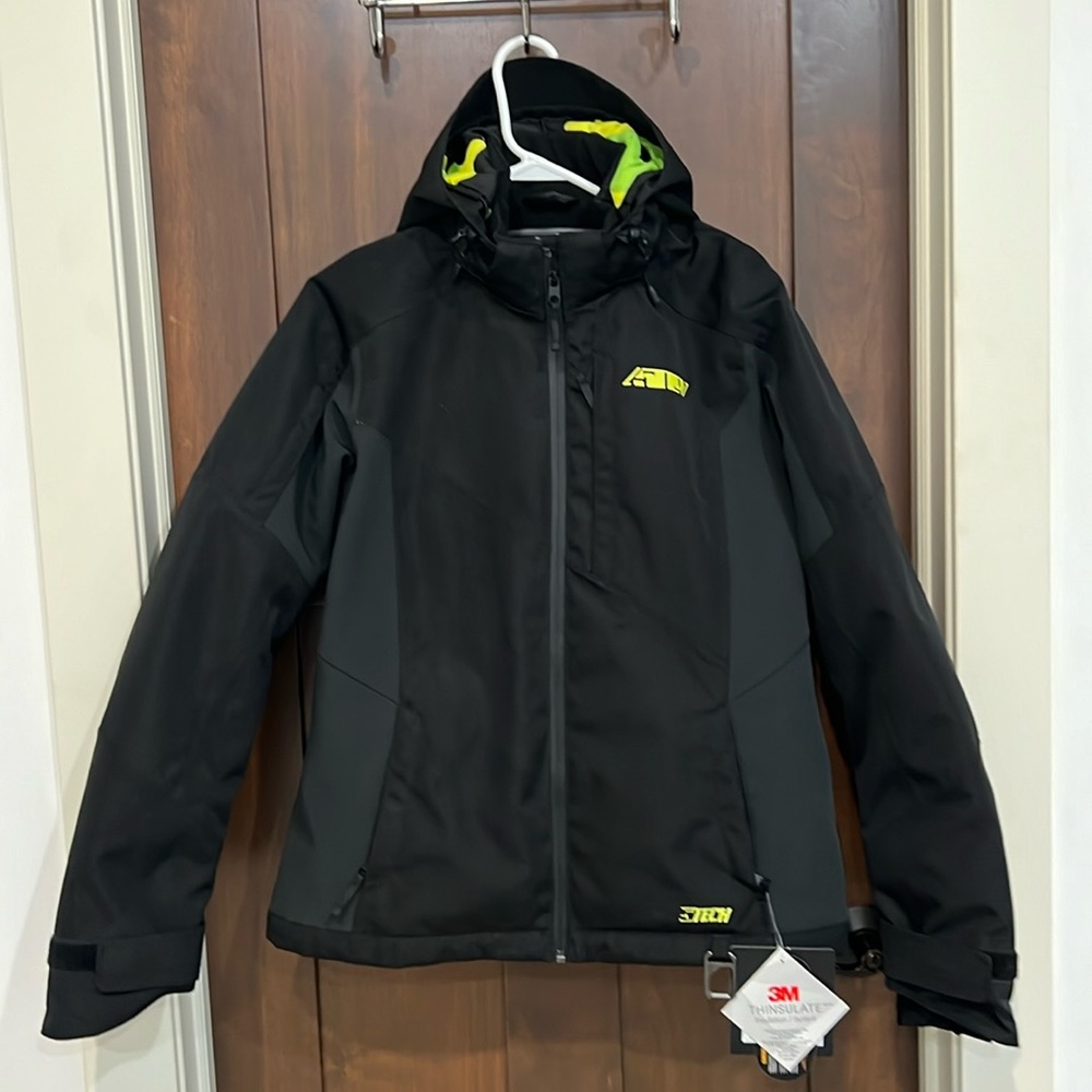 NWT Women’s 509 coat